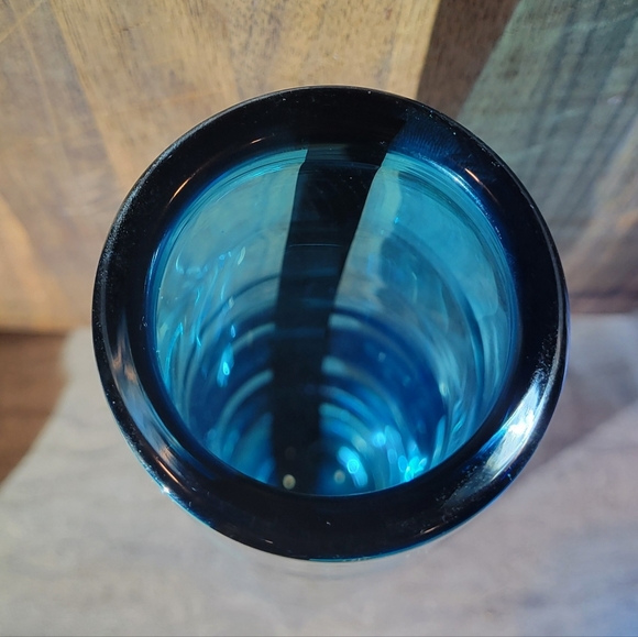 Tall Cylindrical Blue Vase Gorgeous Clarity Beautiful Crafted Design - Picture 2 of 5